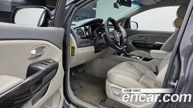Kia Canival 2018 — photo 13