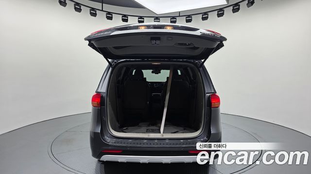 Kia Canival 2018 — photo 26