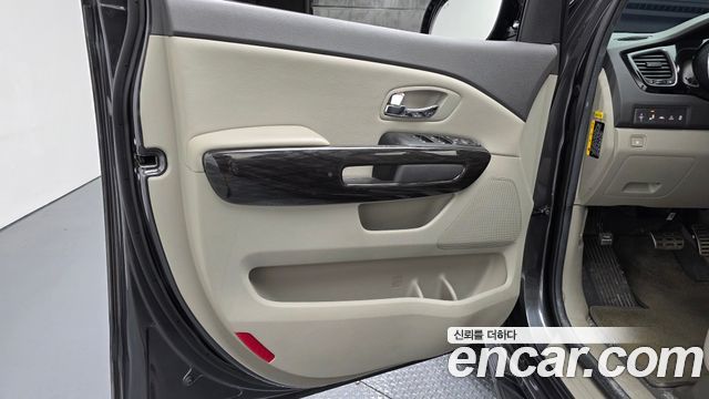 Kia Canival 2018 — photo 14