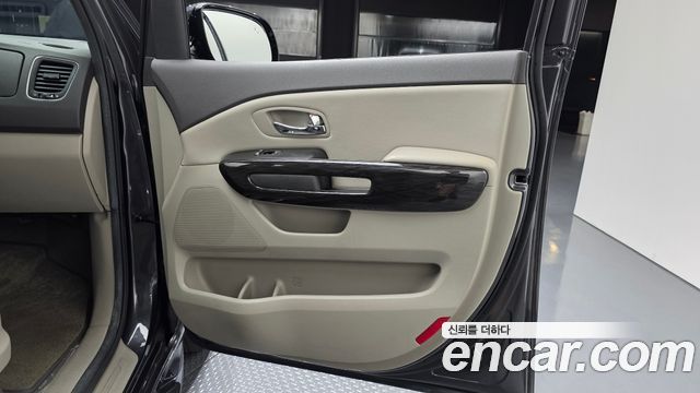 Kia Canival 2018 — photo 15