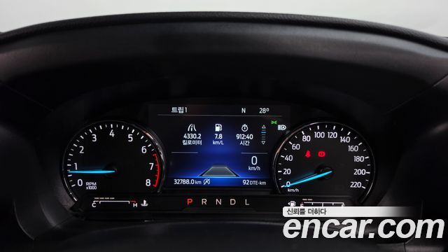 Ford Explorer 2021 — photo 11