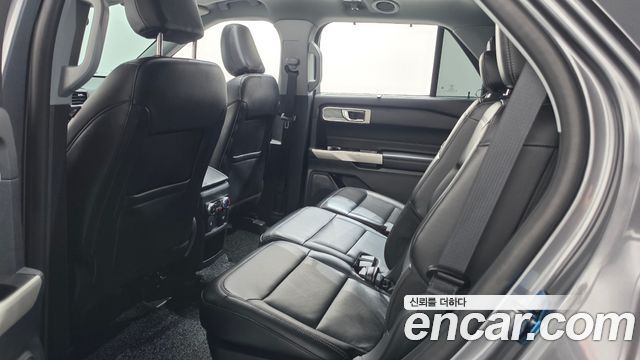 Ford Explorer 2021 — photo 17