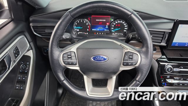 Ford Explorer 2021 — photo 18