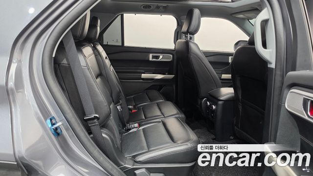 Ford Explorer 2021 — photo 26