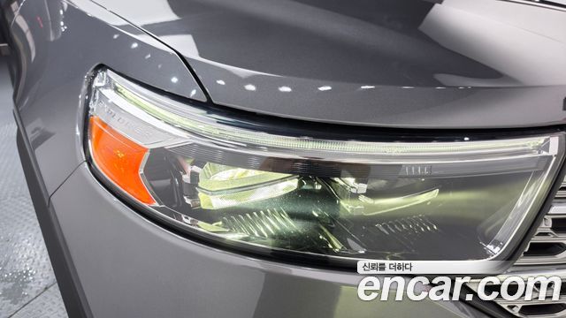 Ford Explorer 2021 — photo 8