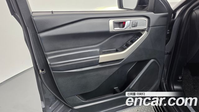 Ford Explorer 2021 — photo 14