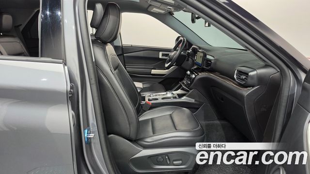 Ford Explorer 2021 — photo 16