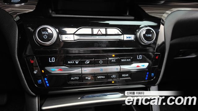 Ford Explorer 2021 — photo 33