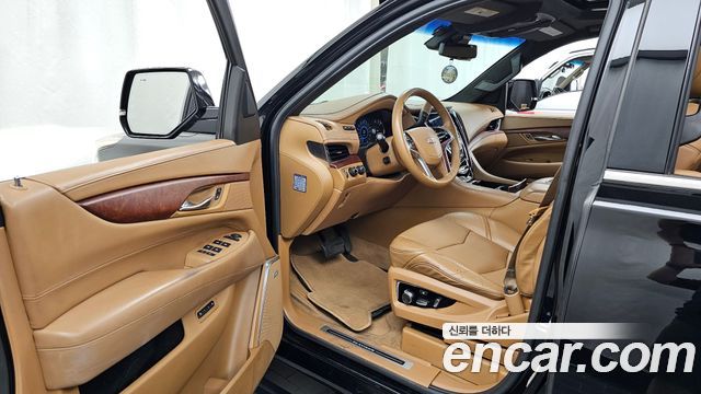 Cadillac Escalade 2017 — photo 10