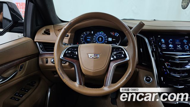 Cadillac Escalade 2017 — photo 13