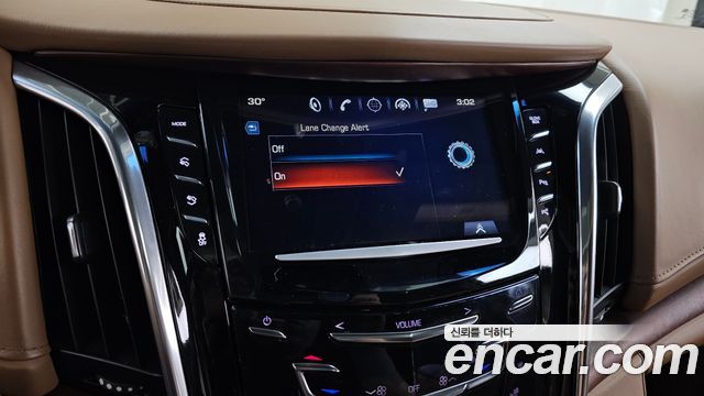 Cadillac Escalade 2017 — photo 16