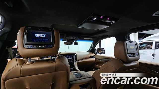 Cadillac Escalade 2017 — photo 19