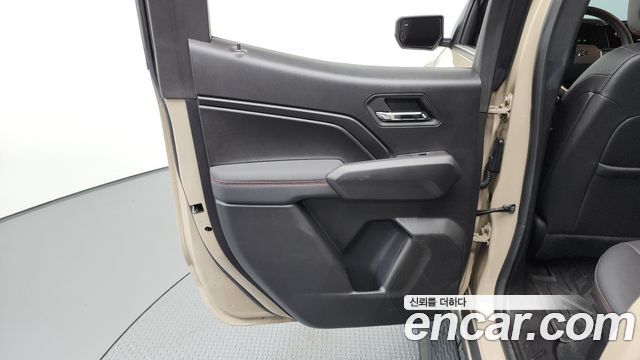 Chevrolet Korea Colorado 2024 — photo 15