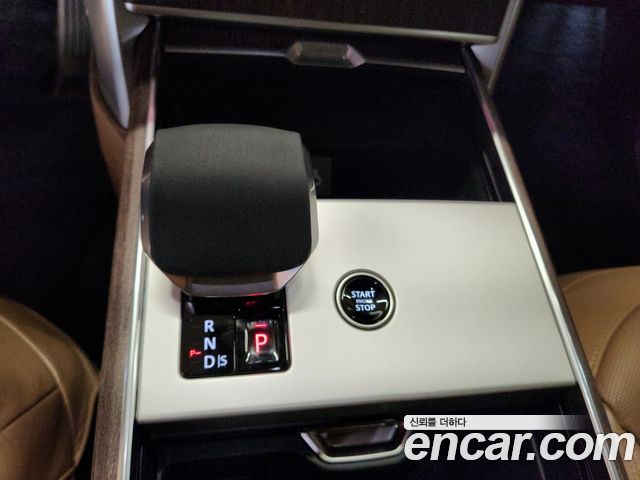 Land Rover Range Rover 2024 — photo 17