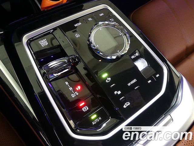 BMW 7-Series 2025 — photo 15