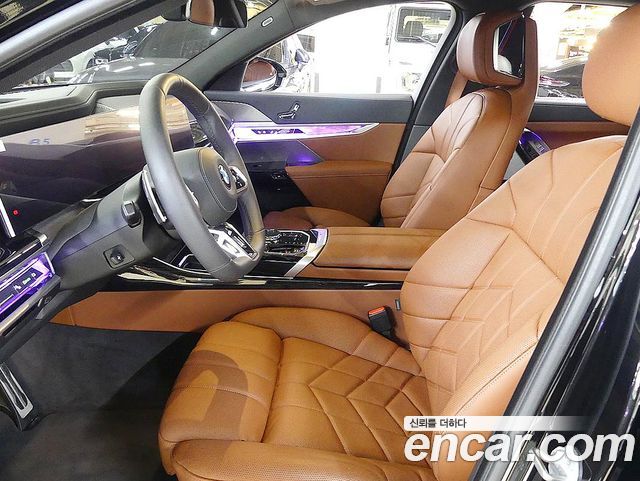 BMW 7-Series 2025 — photo 16
