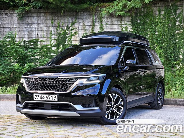 Kia Canival 2023 — photo 2