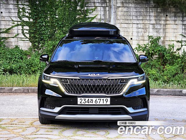 Kia Canival 2023 — photo 3