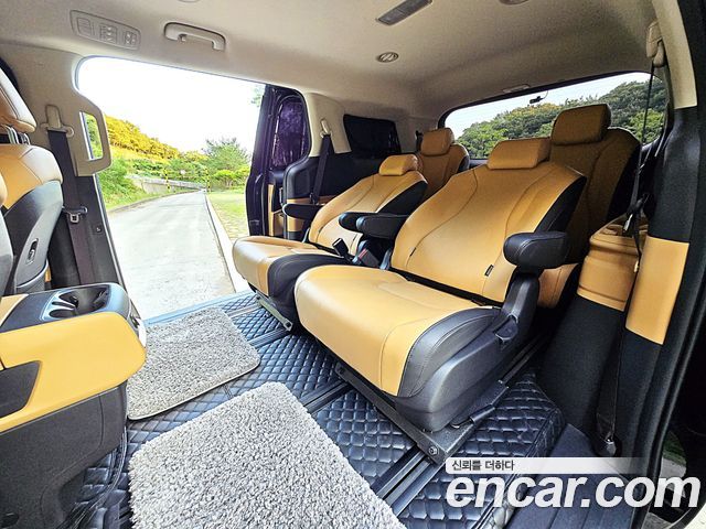 Kia Canival 2023 — photo 7