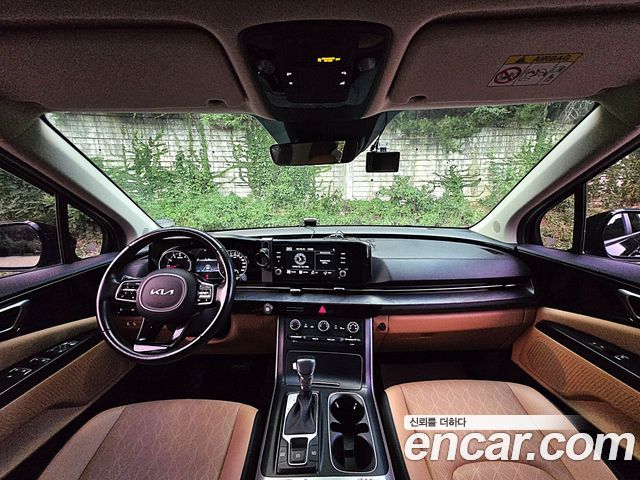 Kia Canival 2023 — photo 9
