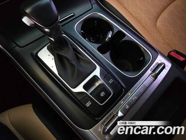 Kia Canival 2023 — photo 12