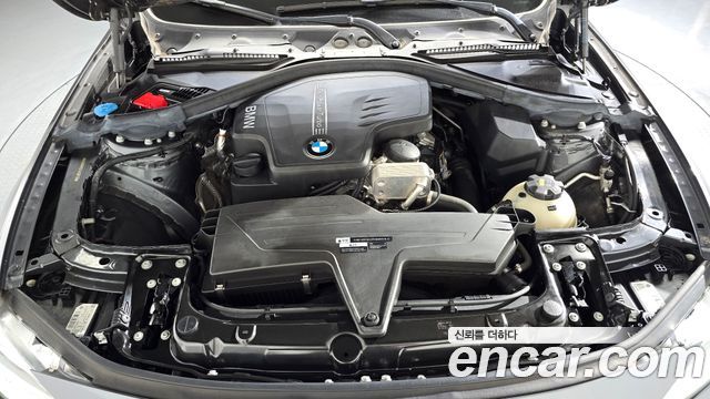BMW 3-Series 2018 — photo 6