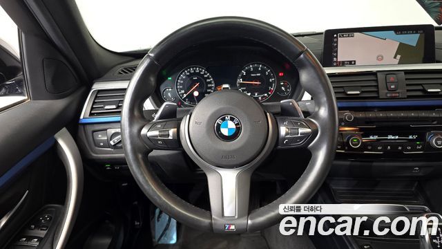 BMW 3-Series 2018 — photo 19