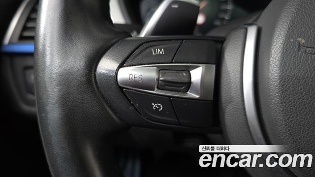 BMW 3-Series 2018 — photo 21