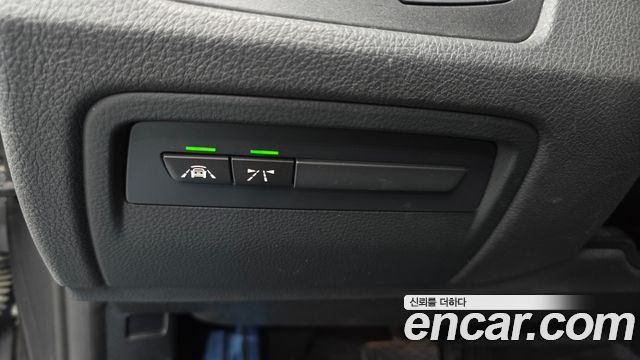 BMW 3-Series 2018 — photo 25