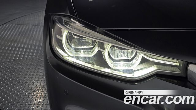 BMW 3-Series 2018 — photo 8