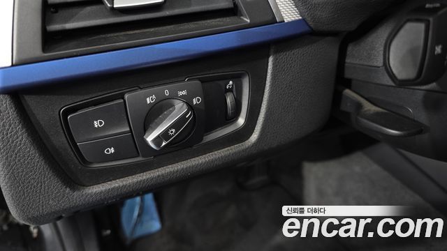 BMW 3-Series 2018 — photo 28