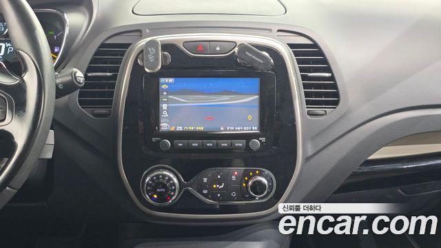 Renault Korea QM3 2015 — photo 21