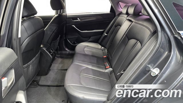 Hyundai Sonata 2018 — photo 17