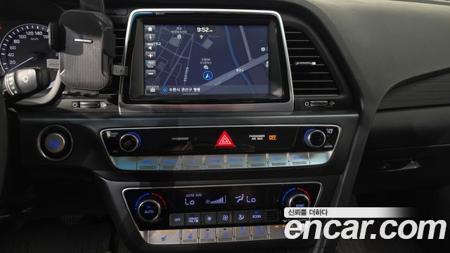 Hyundai Sonata 2018 — photo 19