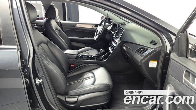 Hyundai Sonata 2018 — photo 16