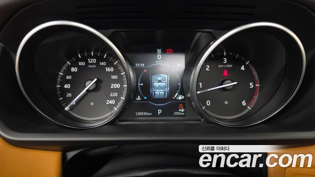 Land Rover Discovery 2017 — photo 8