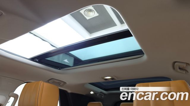 Land Rover Discovery 2017 — photo 18