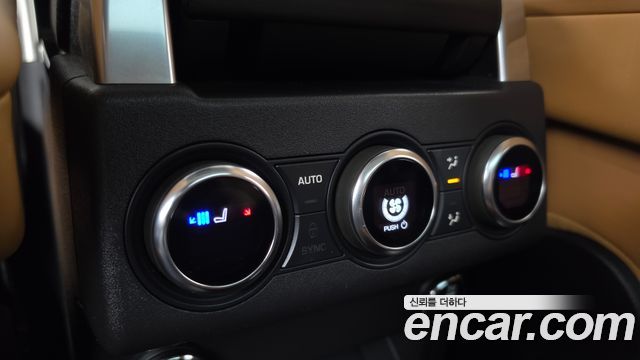 Land Rover Discovery 2017 — photo 19