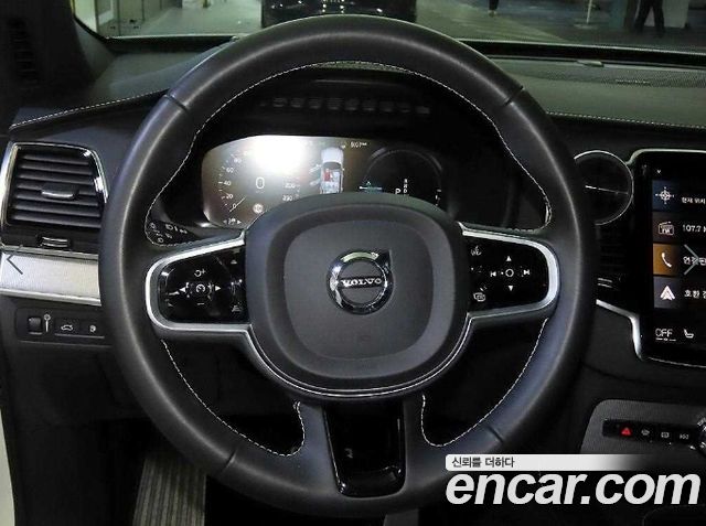 Volvo XC90 2021 — photo 8