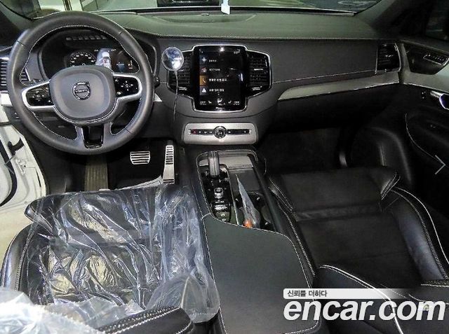 Volvo XC90 2021 — photo 10