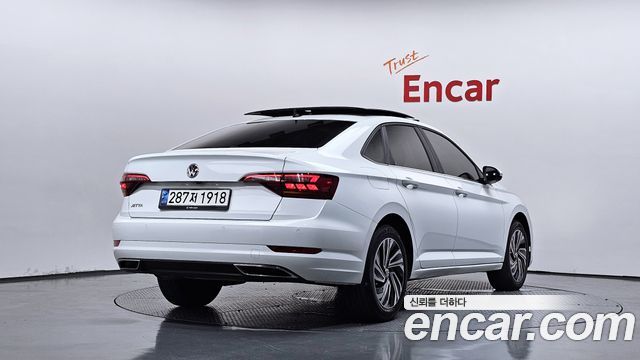 Volkswagen Jetta 2020 — photo 2