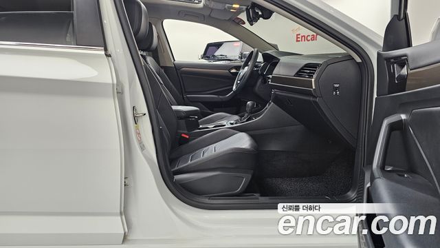 Volkswagen Jetta 2020 — photo 16