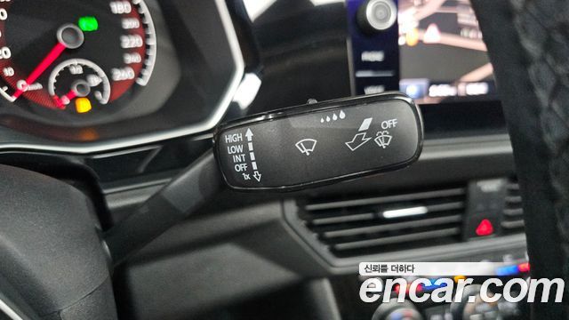 Volkswagen Jetta 2020 — photo 28
