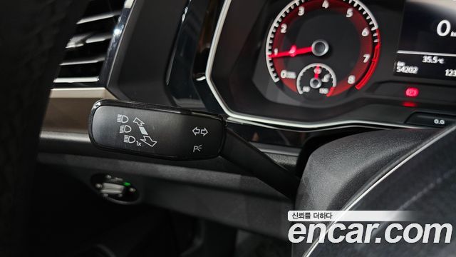 Volkswagen Jetta 2020 — photo 30