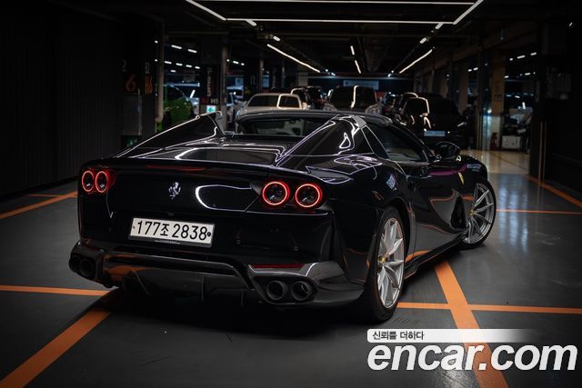 Ferrari 812 2021 — photo 4