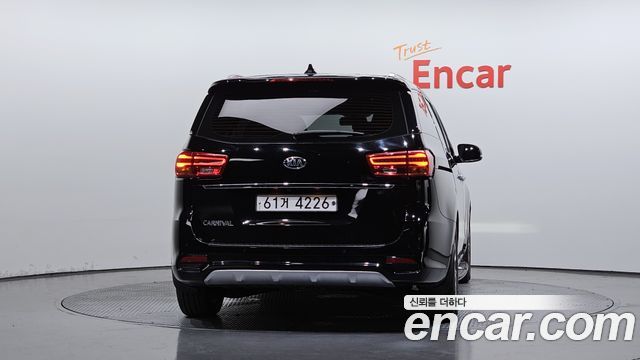 Kia Canival 2019 — photo 4