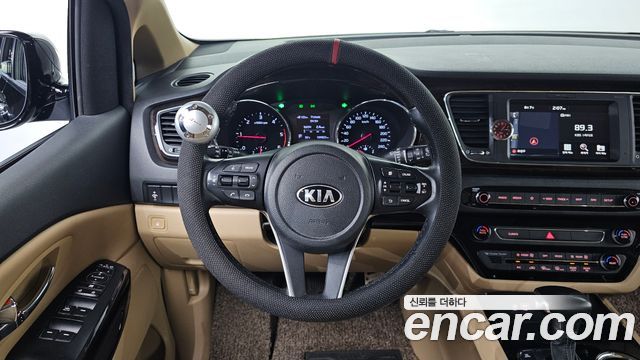 Kia Canival 2019 — photo 12