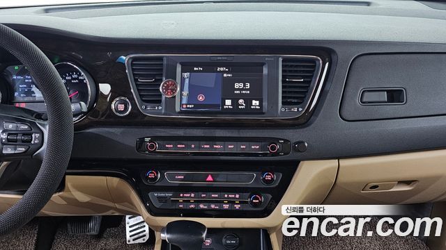 Kia Canival 2019 — photo 14