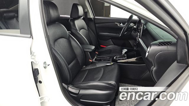 Kia K3 2024 — photo 12