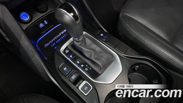 Hyundai Santafe 2017 — photo 12